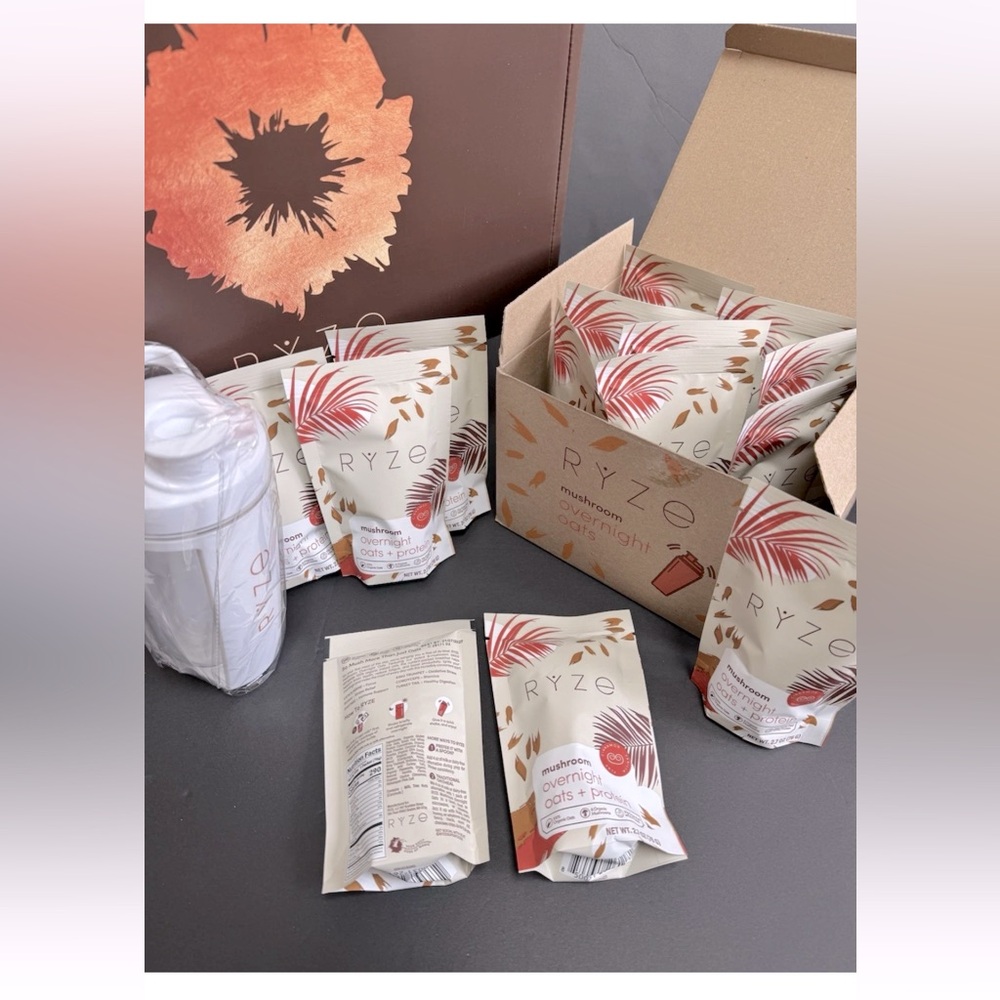 Mushroom overnight oats . (14) packages and (1) shaker . New in box